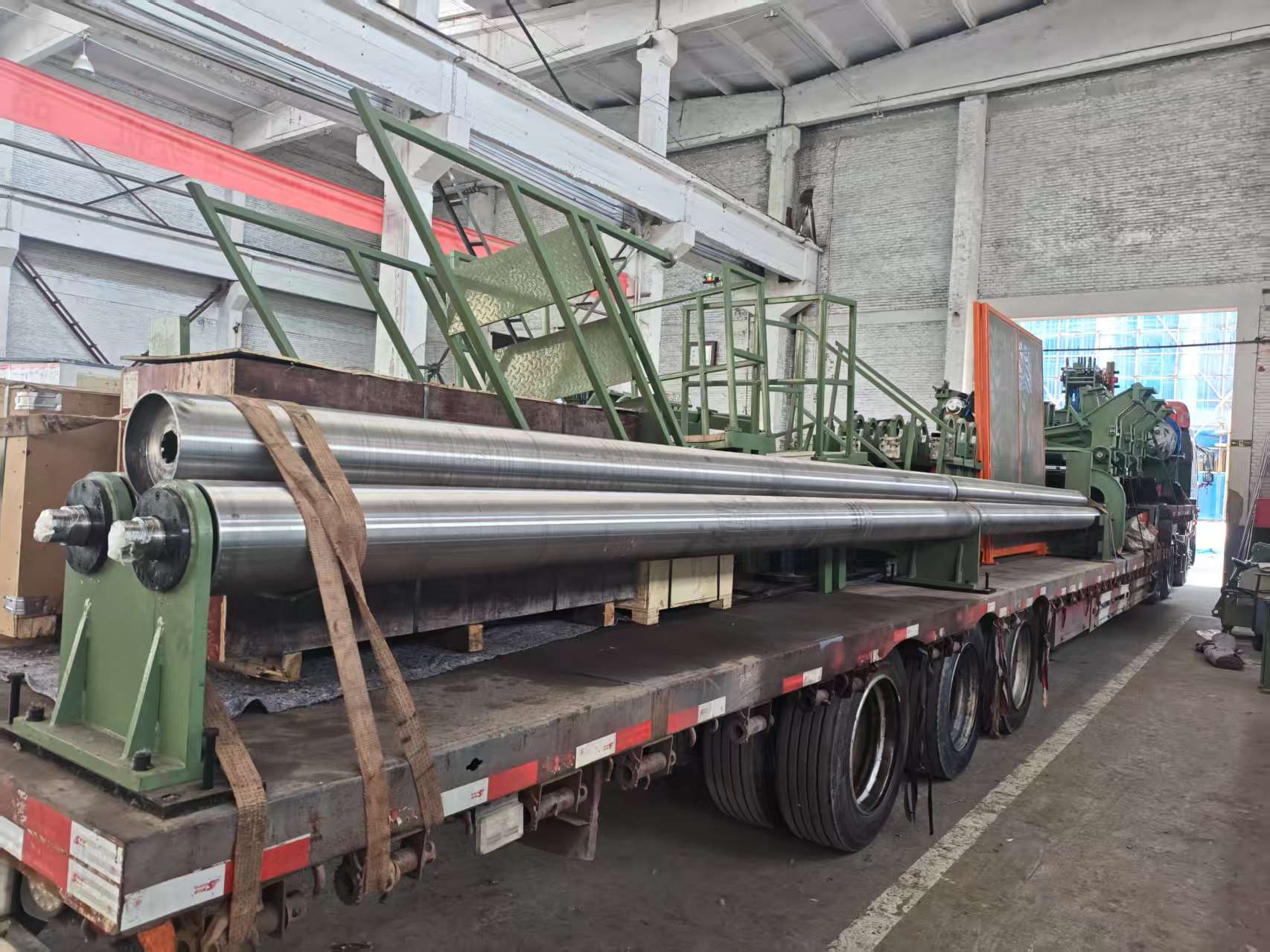 Shijiazhuang Textile Machinery Delivers DW200-2200 Loom, Boosting High-End Industrial Textile Equipment Advancement